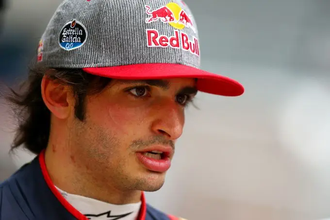carlos sainz f1 toro rosso 2