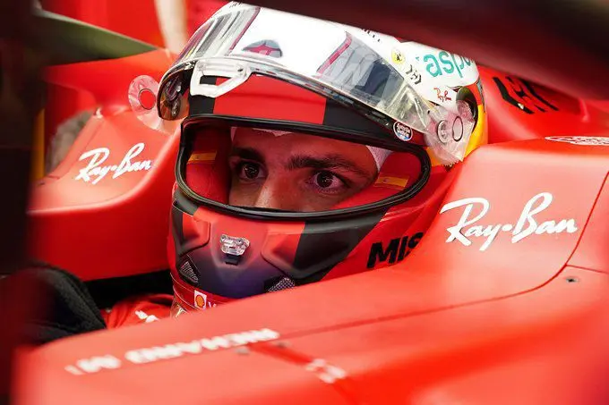 carlos sainz ferrari 4