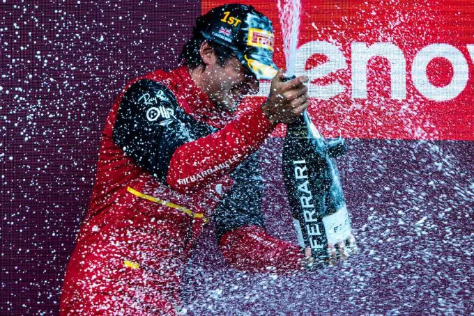 carlos sainz ferrari champagne