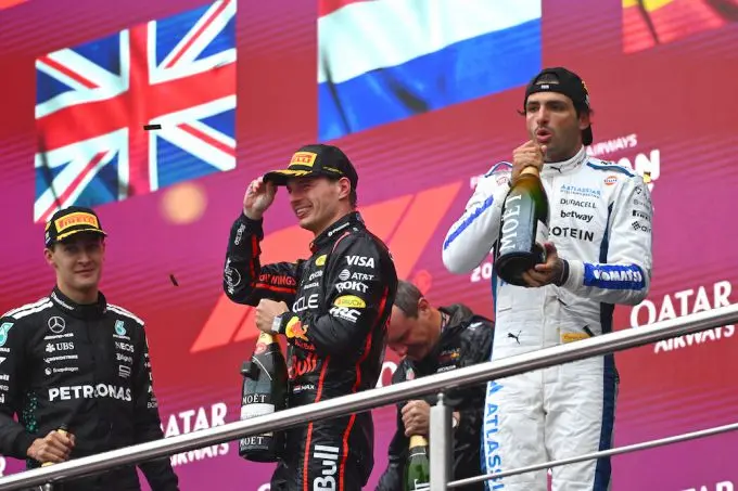 carlos sainz podium baku