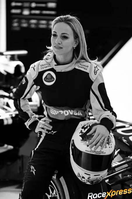 carmen jorda lotus f1 babe photo 6