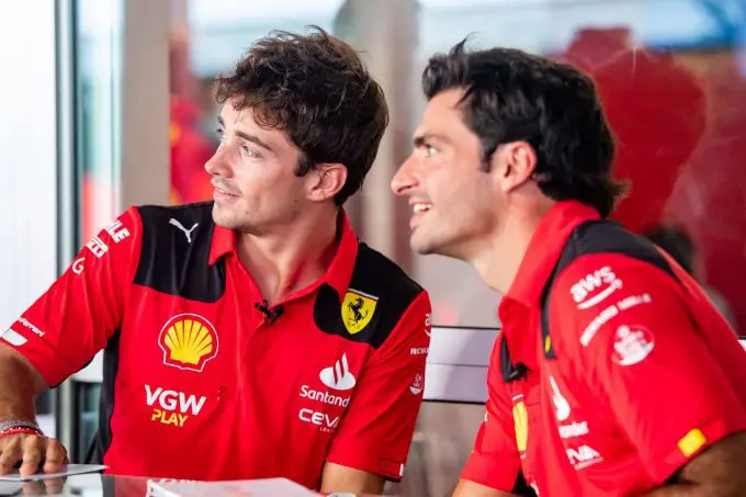 charles leclerc en carlos sainz f1