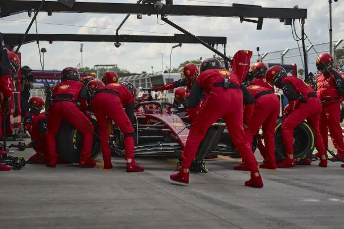 charles leclerc pitstop miami