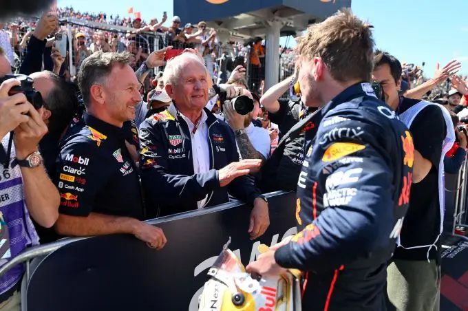 christian horner en helmut marko feliciteren max verstappen si202206200021 hires jpeg 24bit rgb 1