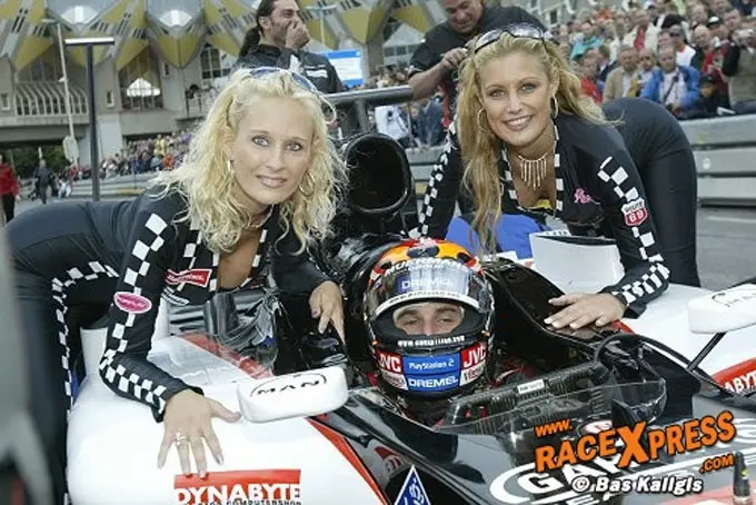 christijan albers grid girls f1