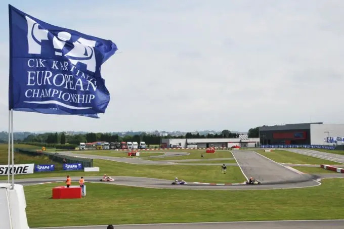 cik fia morgal fernando alonso kartcircutio