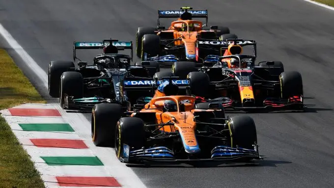 close fight monza 1