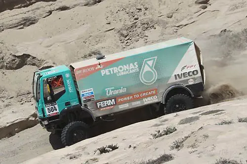 crash hans stacey dakar rally 2013 out