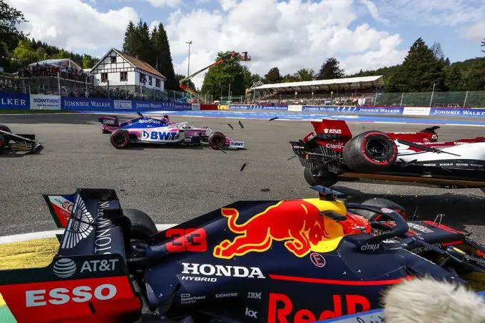 crash max verstappen en kimi raikkonen 2