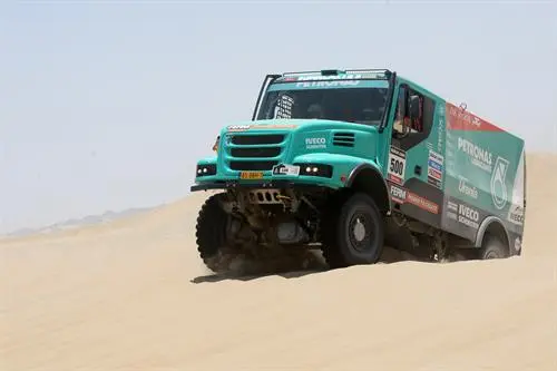 dakar 2013 gerard de rooy iveco torpedo racexpress 500