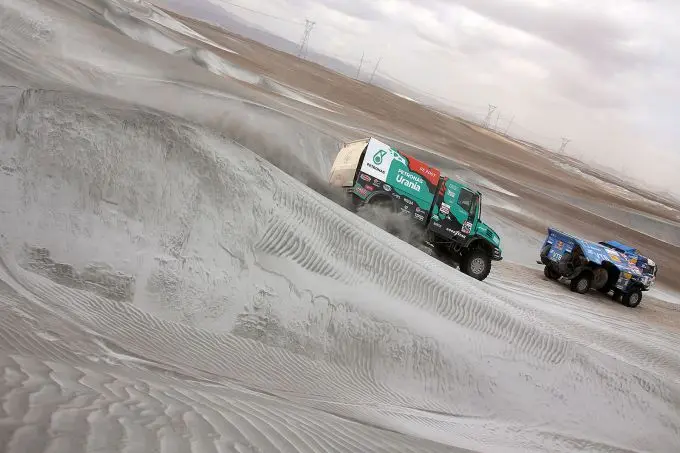 dakar 2019 de rooy versus kamaz