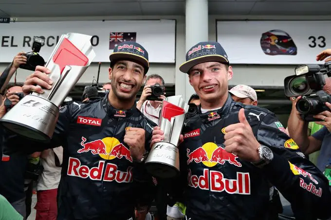 daniel ricciardo en max verstappen red bull f1