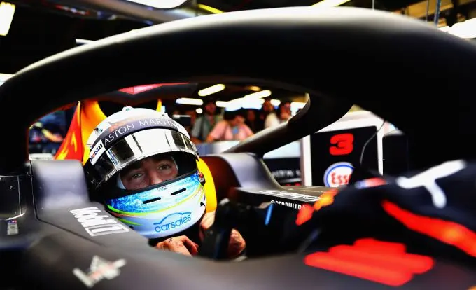 daniel ricciardo in cockpit ap 1v4vb8znh2111 news