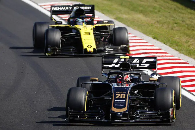 daniel ricciardo not happy with kevin magnussen mag3798
