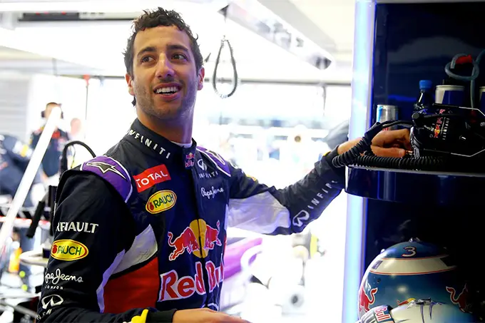 daniel ricciardo pitbox silverstone