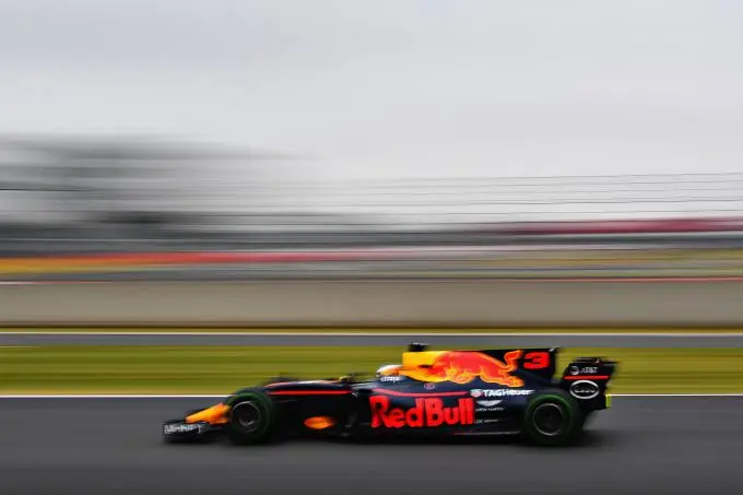 daniel ricciardo q1 silverstone