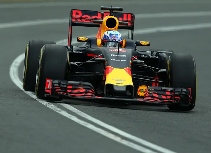 daniel ricciardo red bull ferrari formula one
