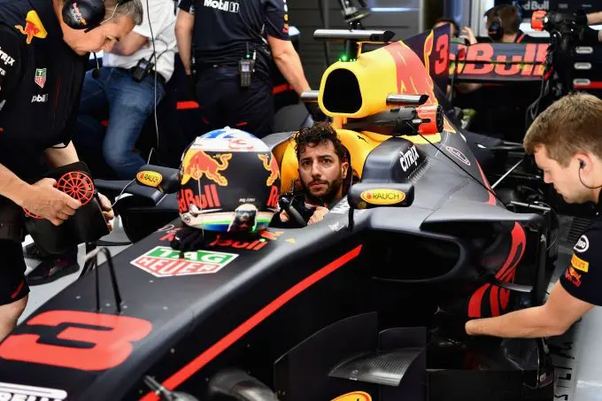 daniel riccirdo spanje auto pitbox 1