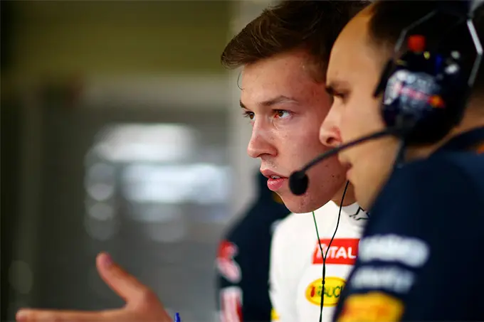 daniil kvyat pitbox