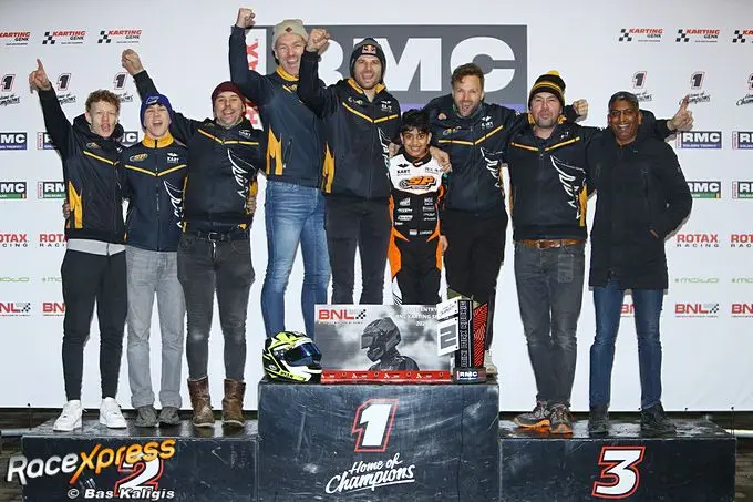 de kleine held ryan rampadarath ijzersterk naar podium in golden trophy team sp motorsport is blij