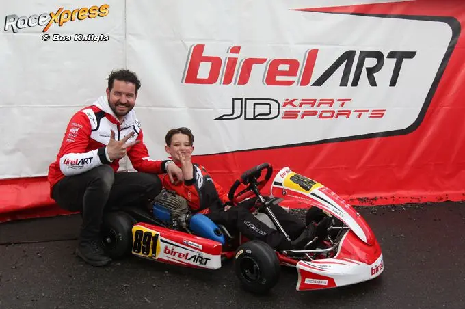 devon hagelen blij met p3 hier met monteur en vader jeff