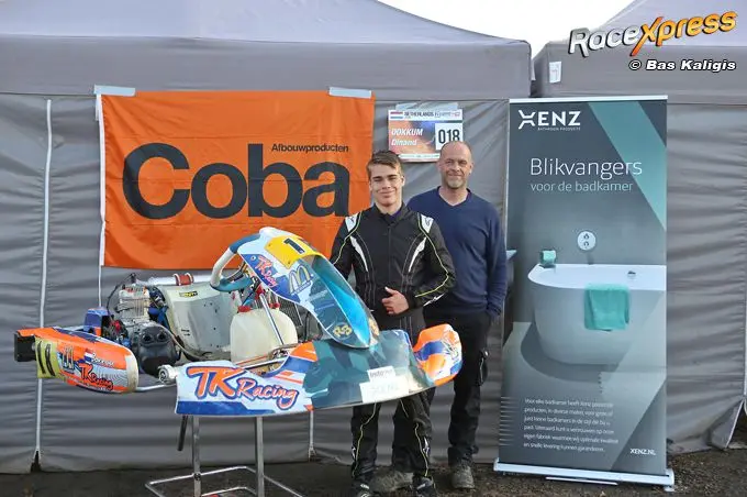 dinand dokkum samen met vader peter die sleutelt voor zijn zoon naar kampioenschap gk4 iame x30 junior