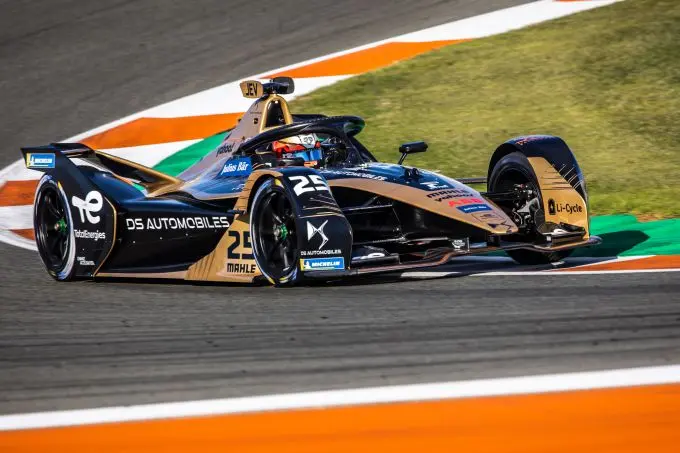 ds automobiles gaat voor derde dubbele titel in achtste seizoen formula e