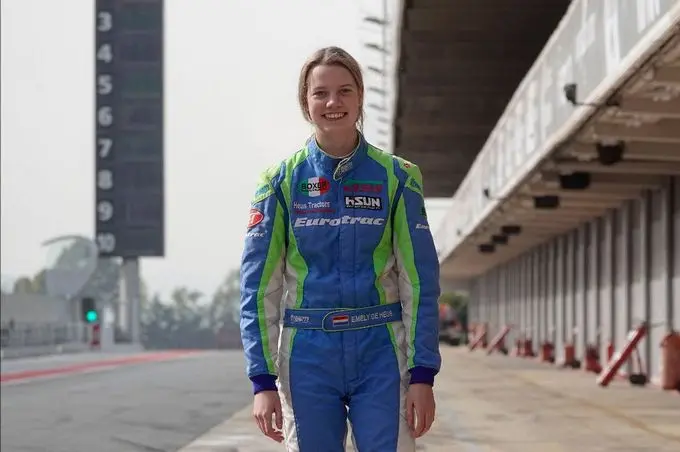 emely de heus f4 rx