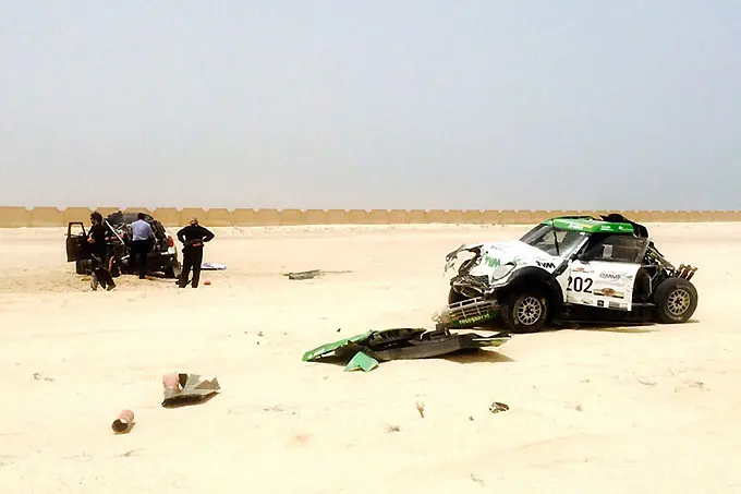 erik van loon en wouter rosegaar wrak gecrashte mini racexpress