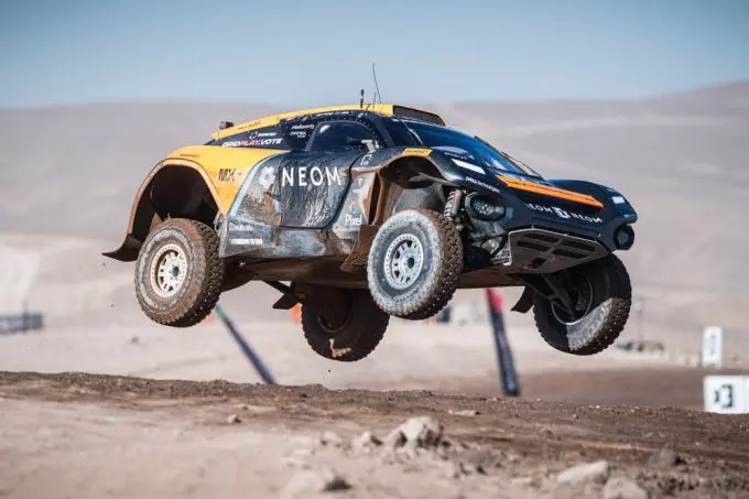 extreme e chili mclaren jump