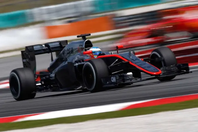 f alonso mclaren maleisie