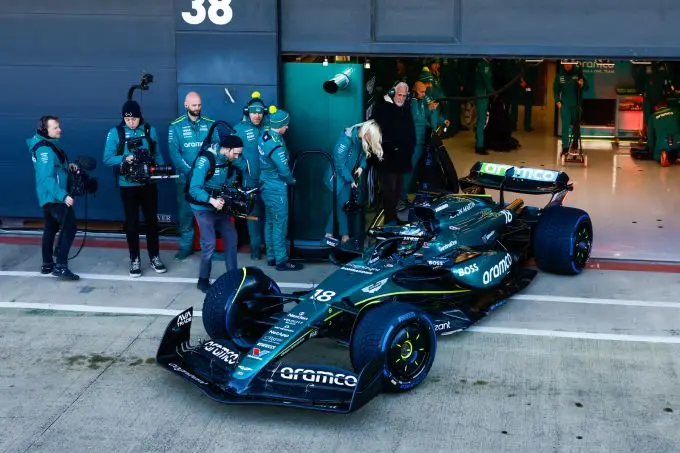 f12403 092540 u1a5276 2