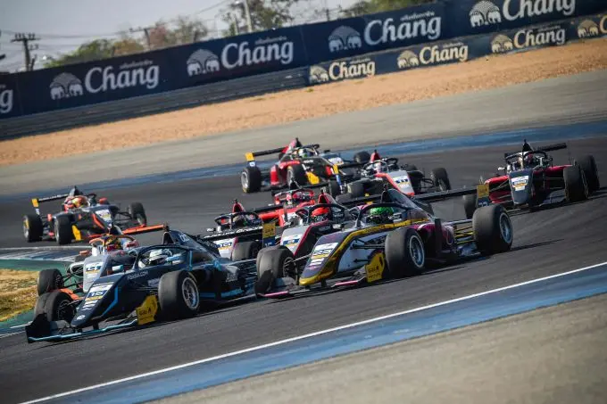 f3ac race 13 action