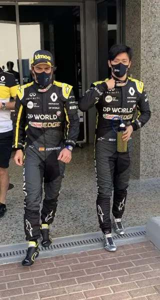 fernando alonso guanyu zhou