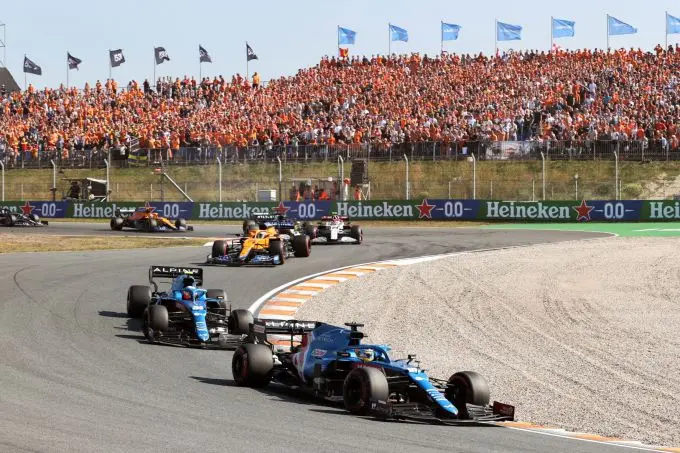 fernando alonso voert middeneveld aan medium jm2105se67