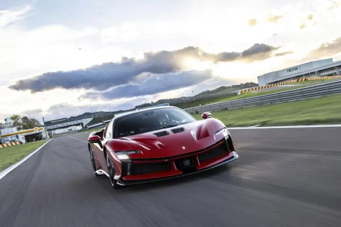 ferrari sf90 xx fiorano 3