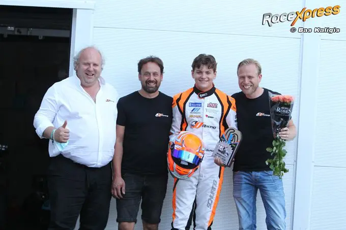 flynt schuring met team c019793