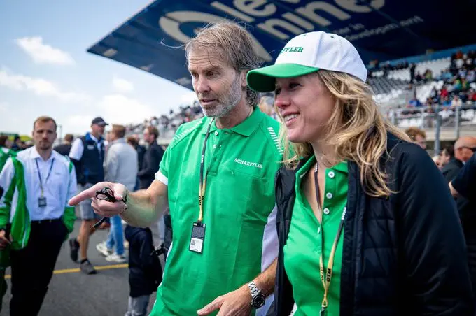 former football international frank verlaat watched the dtm live at the circuit