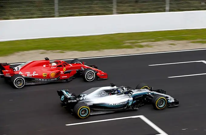 formule 1 mercedes en ferrari