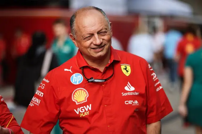 frerrari frederic vasseur lachend 4f6ac2c4 fe17 4b55 abca f9489c69e5e8