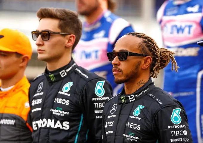 george russell lewis hamilton f1 mercedes 2022 m305902