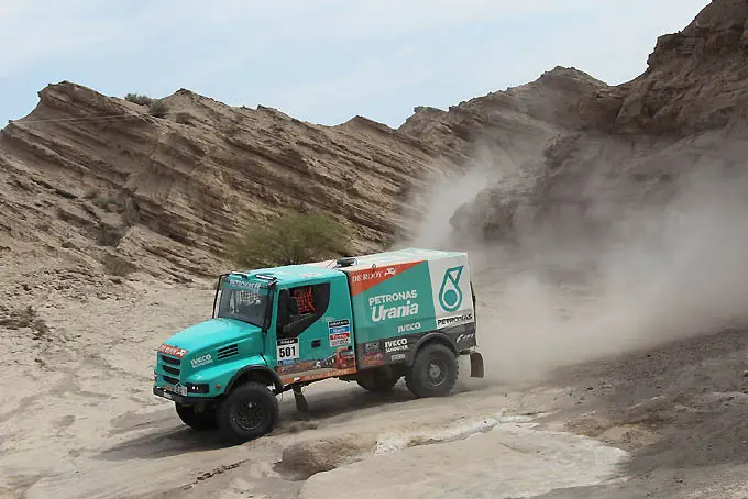 gerard de rooy iveco petronas urania dakar 2014 racexpress 680