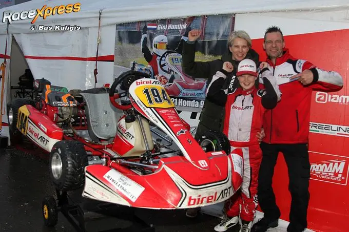 giel huntink met ouders ook de facebook foto