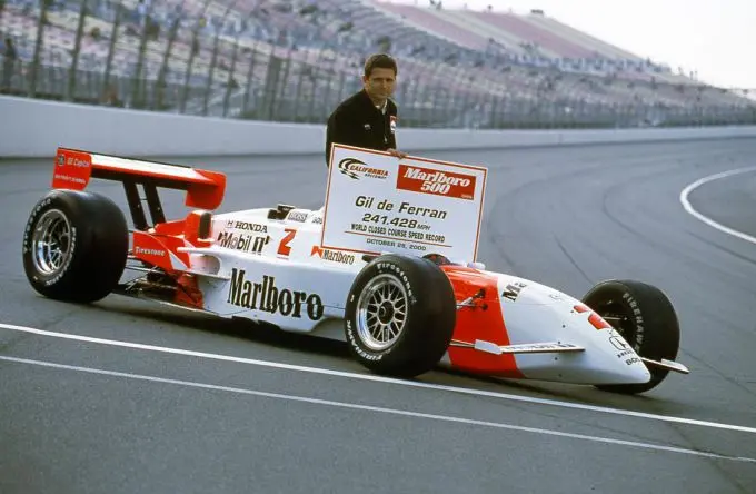 gil de ferran sets the closed course speed record in 2000 at california speedway ref image without watermark m95730