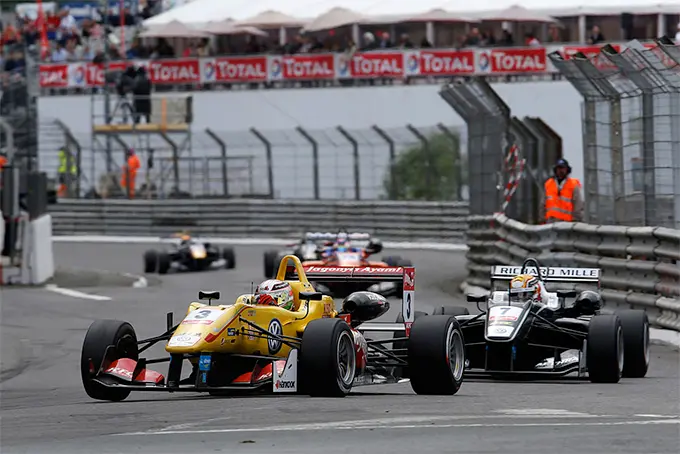 giovanazi formula 3 win pau