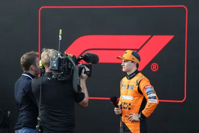 gp2417 160648gt2r8000 1200x800 5b2df79