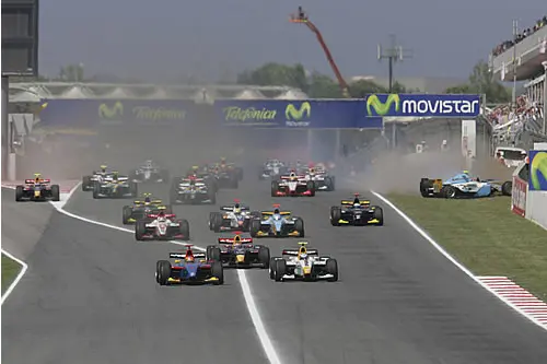 gp2barcelona r1chandhokcrash