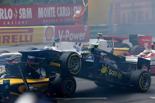 gp2crashmonaco2013 2 rx500