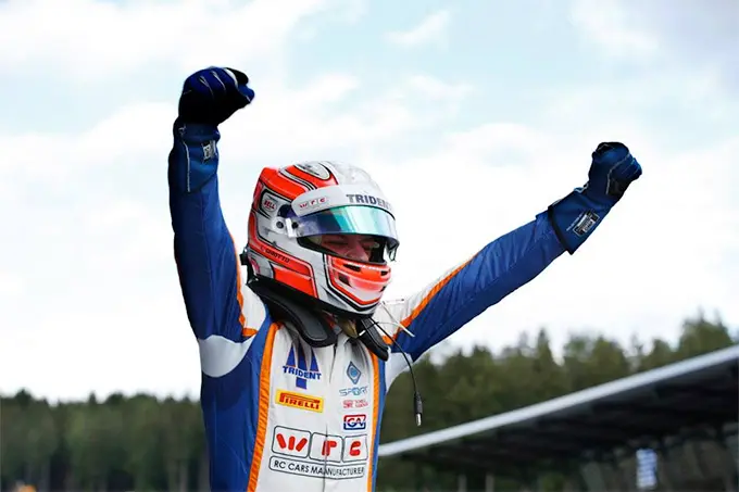 gp3 win race 1