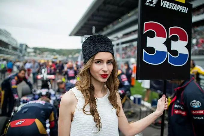 grid girl with love from russia max verstappen grid f1 gp sotsji